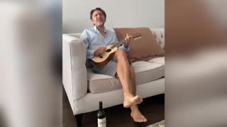 Премьера! Сергей Шнуров (Ленинград) — День рождения на карантине (47 лет!)