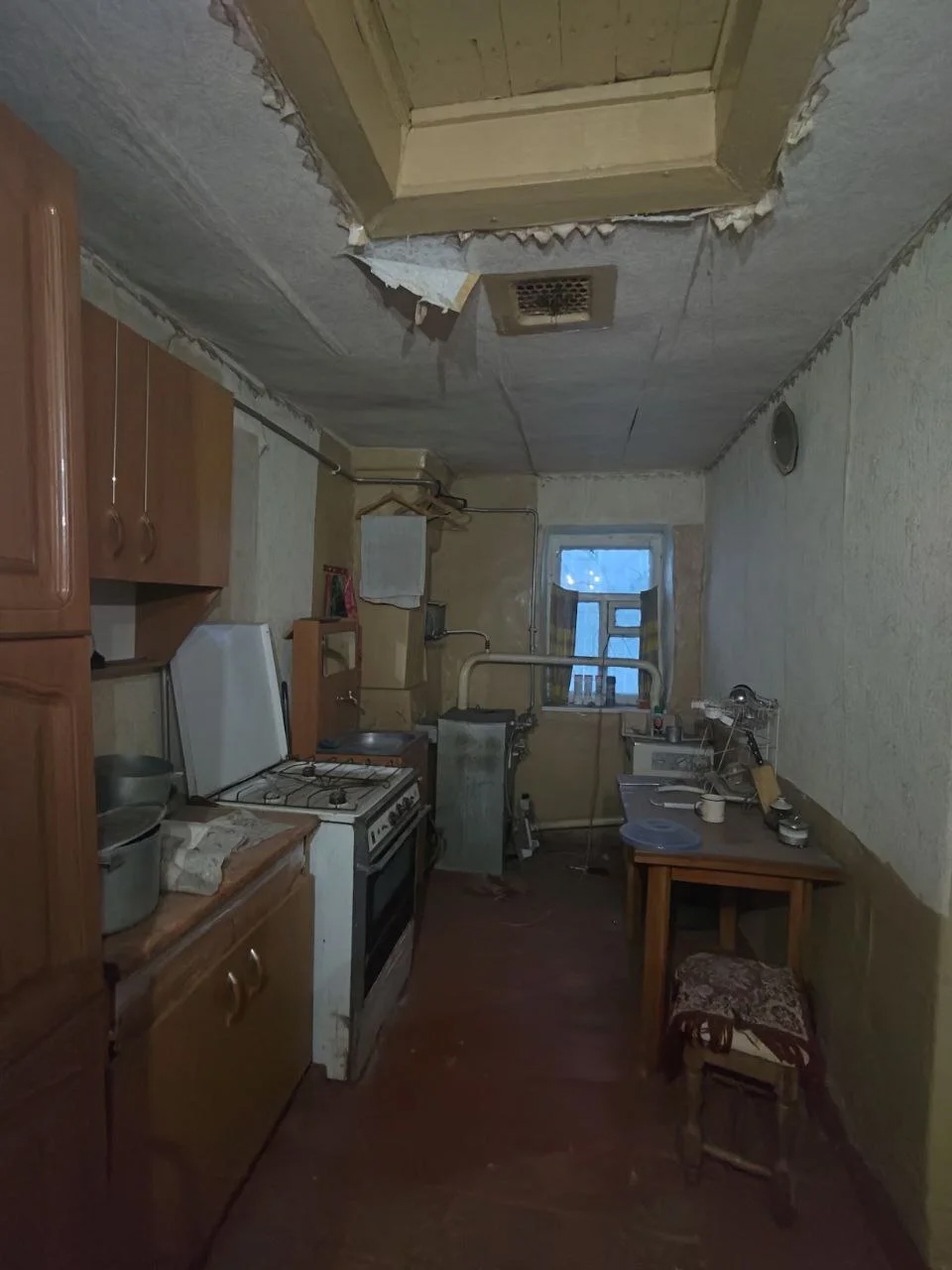 Флигель пер. 4-й Ленинский Цена: 2 000 000 руб. Город: Луганск Район: Артемовский Общая площадь 47,6 кв. м пер. 4-й Ленинский, на пересечении ул. Сосюры и ул. Ленина, общ. пл. 47,6 кв.м., флигель на 2 комнаты + кухня 9,2 кв.м., газ котел, вода во дворе (скважина). Под ремонт. Участок 3 сот. . Агент: Елена: +7...