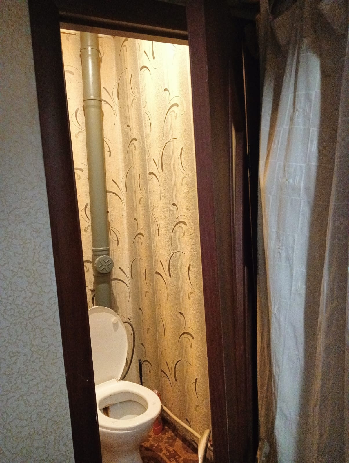 Продажа 2-х комнатной квартиры в г. Лутугино ул. Ленина 44,5кв. м Индивидуальное отопление, окна пластик, с/у раздельно. Жилое состояние Цена:4.500.000 млн. р +79591802307 +79592039365