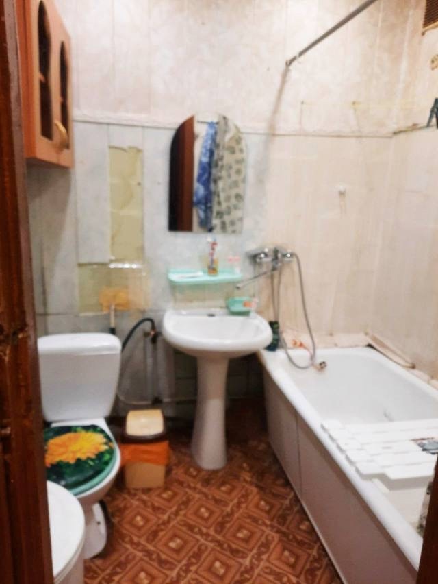 ⚠️СРОЧНАЯ ПРОДАЖА⚠️ 📱Ул. Щорса р-н Чапаева 1/5 эт. кирпичного дома, ✅1-комнатная квартира общей площадью - 37 кв. м., ✅Лоджия,✅кладовая,✅чистая,светлая,✅сухая, ✅не угловая, ✅теплая квартира. ✅Окна м/п, ✅балконный блок,✅лоджия обшита пластиком. ❗️Мебель остается. 🚌Остановка транспорта в 50 м от дома. 🤩. ✍️ Быс...